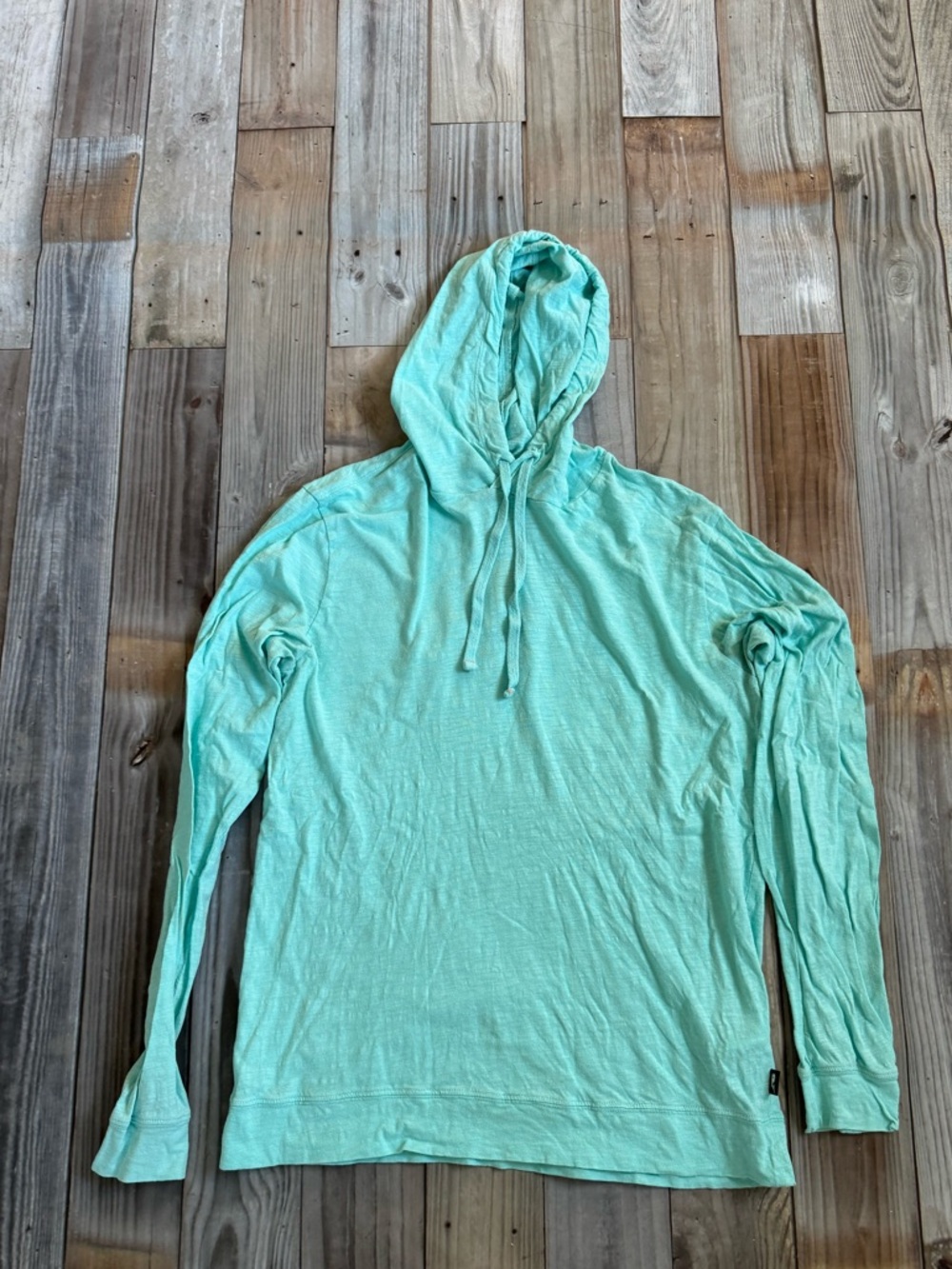 Woman’s Vineyard Vines Lightweight Aqua Hoodie